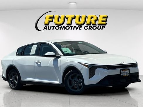 Used 2025 Kia K4 FWD image 1