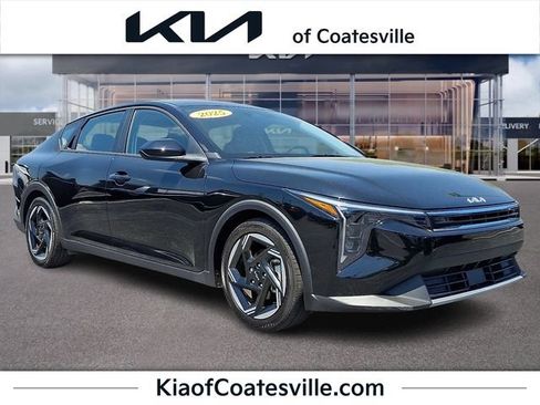 Certified 2025 Kia K4 EX FWD image 1