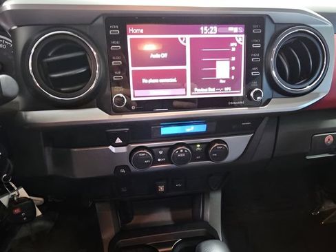 Used 2021 Toyota Tacoma SR5 RWD image 15