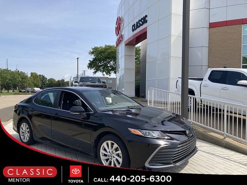 Used 2024 Toyota Camry LE FWD image 1