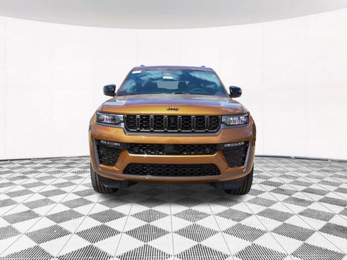 New 2026 Jeep Grand Cherokee L Limited AWD/4WD image 10