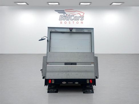 Used 2021 Chevrolet Express 3500 image 5