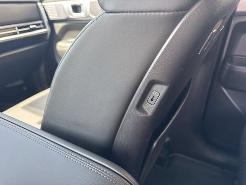 Used 2025 Hyundai Santa Fe SEL FWD image 42