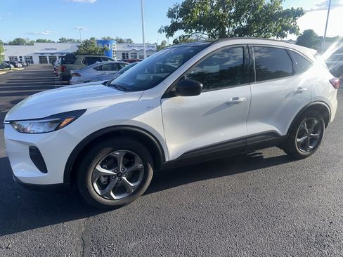 Used 2025 Ford Escape ST-Line w/ Tech Pack #1 AWD/4WD image 11
