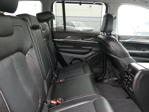 Used 2023 Jeep Grand Cherokee Limited w/ Luxury Tech Group II RWD image 21