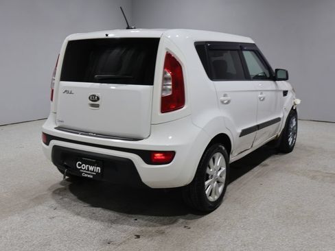 Used 2013 Kia Soul + FWD image 2