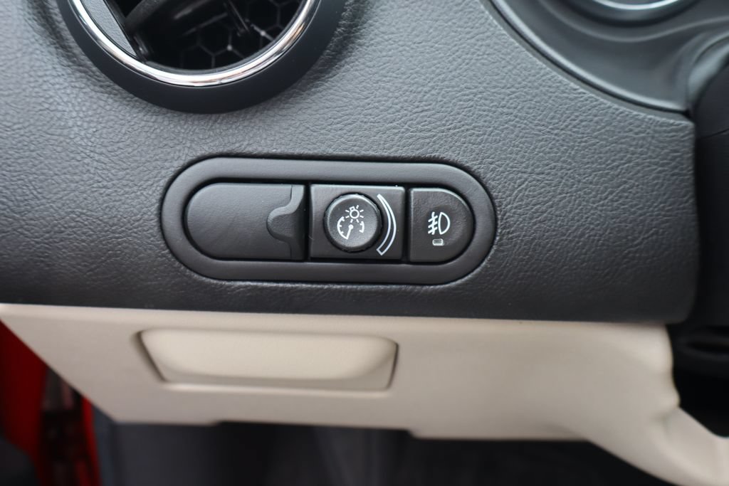 Used 2006 Pontiac G6 GT FWD image 17