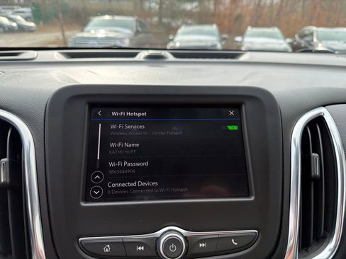 Used 2021 Chevrolet Equinox LT image 38