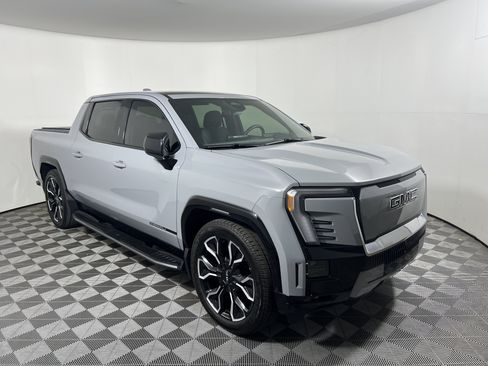 Used 2025 GMC Sierra EV Denali AWD/4WD image 7