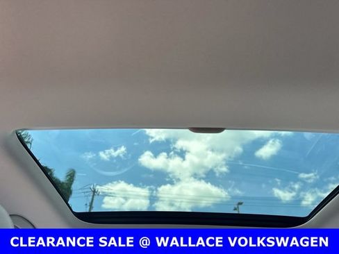 Certified 2025 Volkswagen Jetta SE w/ Sunroof Package FWD image 16