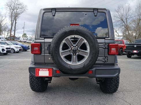 Used 2018 Jeep Wrangler Unlimited Sahara w/ Dual Top Group image 7