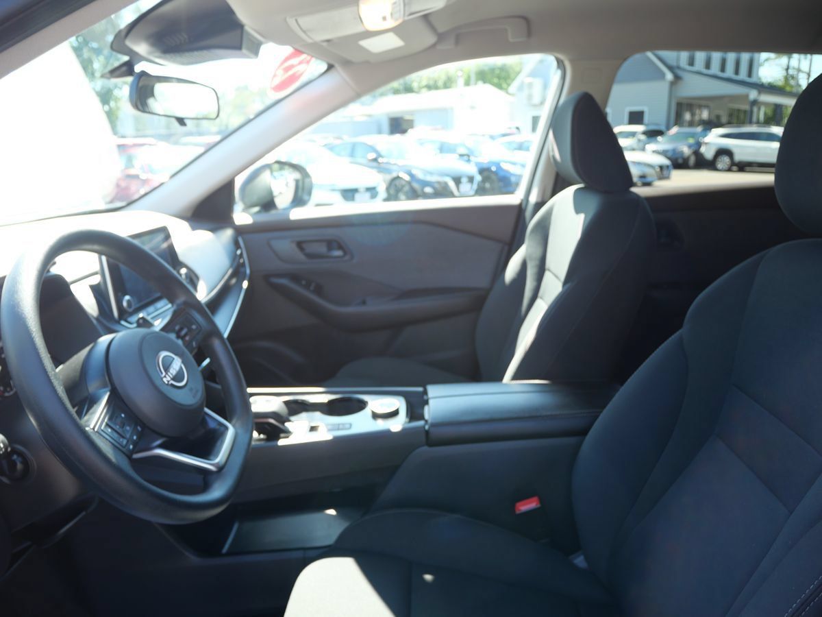 Used 2023 Nissan Rogue S AWD/4WD image 10