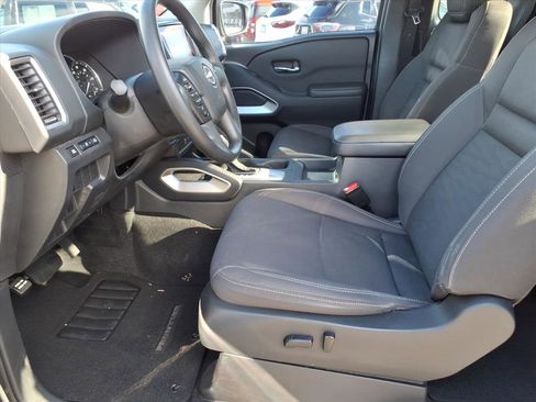 Certified 2022 Nissan Frontier SV w/ Technology Package image 5
