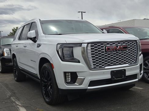 Used 2022 GMC Yukon Denali AWD/4WD image 3