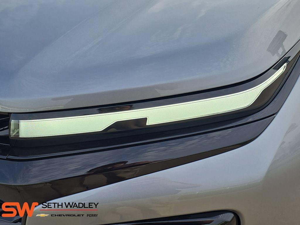 New 2026 Chevrolet Traverse RS w/ LPO, Floor Liner Package AWD/4WD image 31