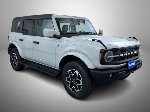 New 2026 Ford Bronco Outer Banks AWD/4WD image 3