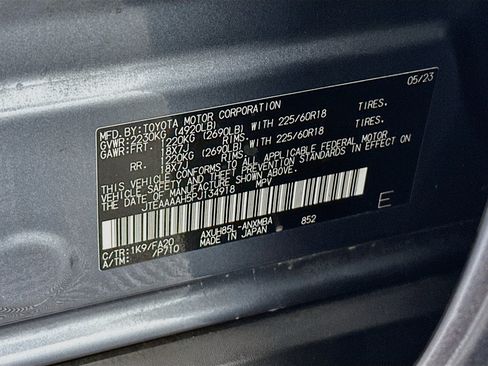 Used 2023 Toyota Venza LE AWD/4WD image 12