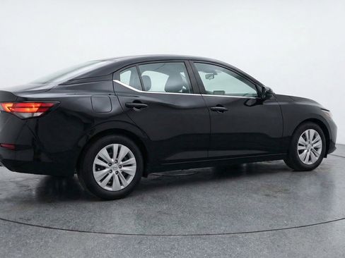 Used 2025 Nissan Sentra S image 9