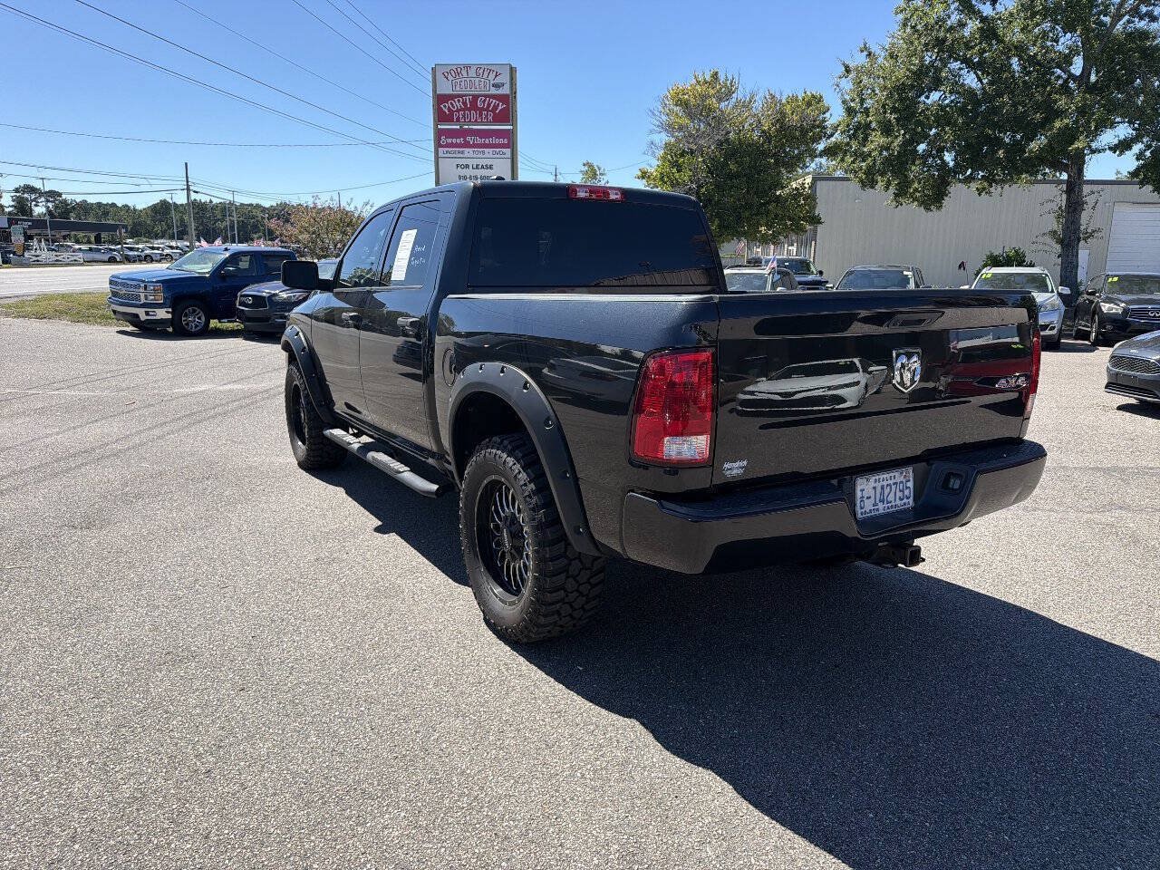 Used 2018 RAM 1500 Express AWD/4WD image 7