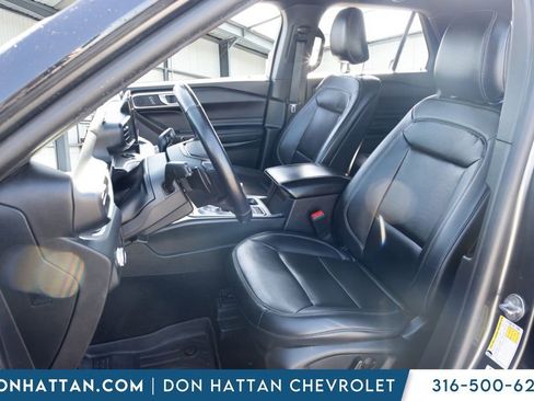 Used 2020 Ford Explorer XLT w/ Equipment Group 202A RWD image 13