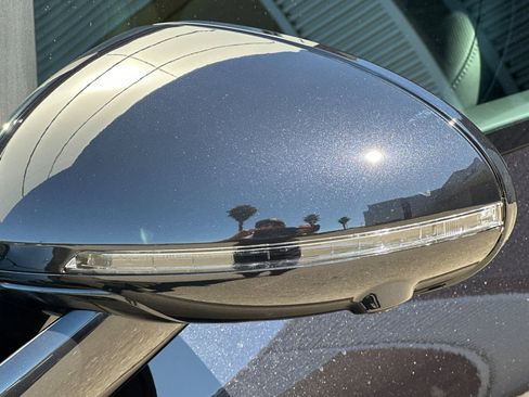 New 2026 Porsche Macan image 40