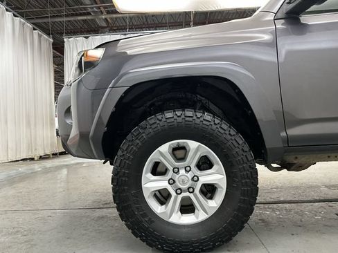 Used 2016 Toyota 4Runner SR5 AWD/4WD image 21