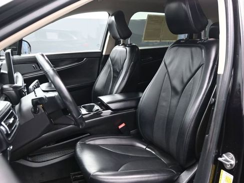 Used 2021 Lincoln Nautilus AWD w/ Equipment Group 101A image 11