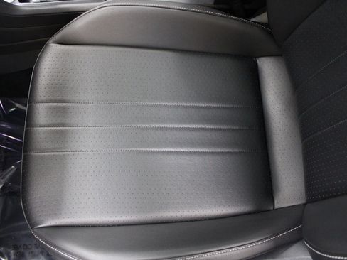 Used 2022 Volkswagen Tiguan SE image 18