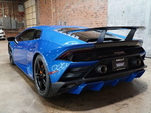 Used 2020 Lamborghini Huracan EVO RWD image 14