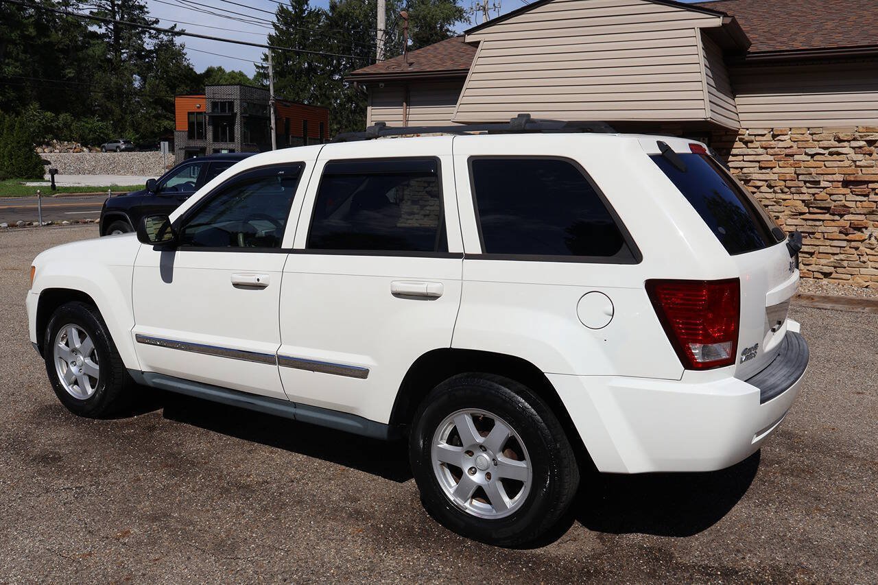 Used 2010 Jeep Grand Cherokee Laredo AWD/4WD image 5