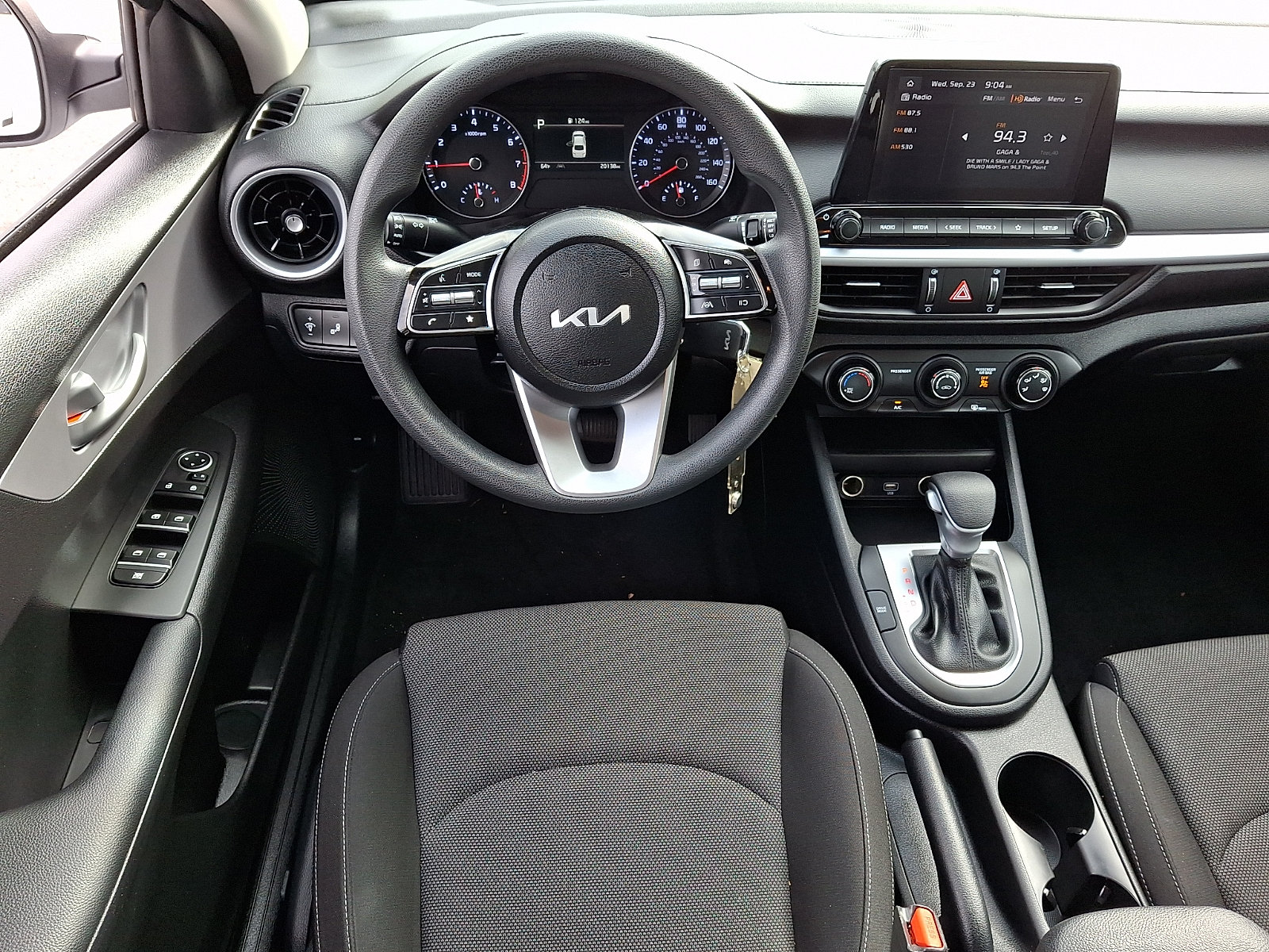 Used 2023 Kia Forte LXS w/ LXS Technology Package FWD image 11