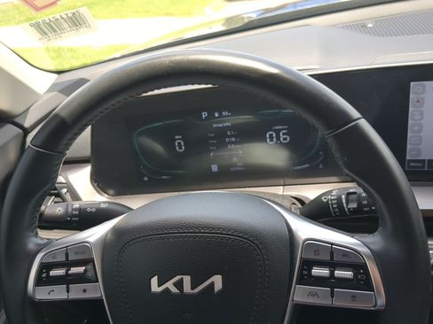 Certified 2024 Kia Telluride S w/ S Sunroof Package FWD image 12