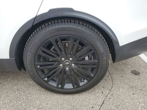 Used 2019 Land Rover Discovery HSE image 33