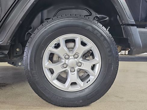Used 2021 Jeep Wrangler Unlimited Sport AWD/4WD image 36