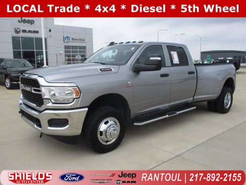 Used 2024 RAM 3500 Tradesman w/ Chrome Appearance Group AWD/4WD image 1