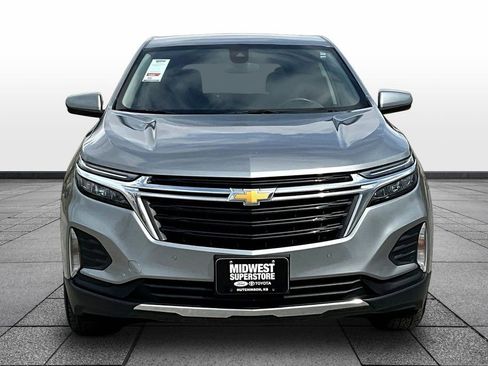 Used 2024 Chevrolet Equinox LT image 3