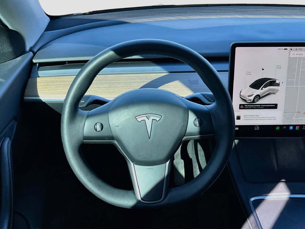 Used 2021 Tesla Model Y Long Range AWD/4WD image 11