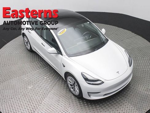 Used 2022 Tesla Model 3 Long Range AWD/4WD image 3