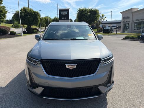 Used 2023 Cadillac XT6 Sport w/ Technology Package AWD/4WD image 6