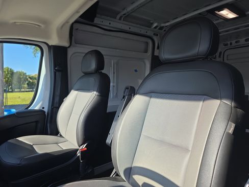 Used 2025 RAM ProMaster 2500 w/ Convenience Group FWD image 22