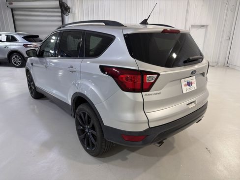 Used 2019 Ford Escape SE AWD/4WD image 3