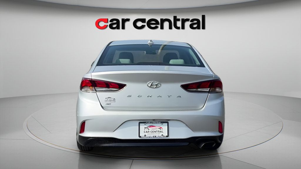 Used 2018 Hyundai Sonata SE w/ Cargo Package FWD image 4