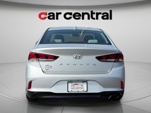 Used 2018 Hyundai Sonata SE w/ Cargo Package FWD image 4
