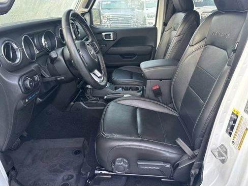 Used 2023 Jeep Wrangler Unlimited Sahara w/ Cold Weather Group AWD/4WD image 11