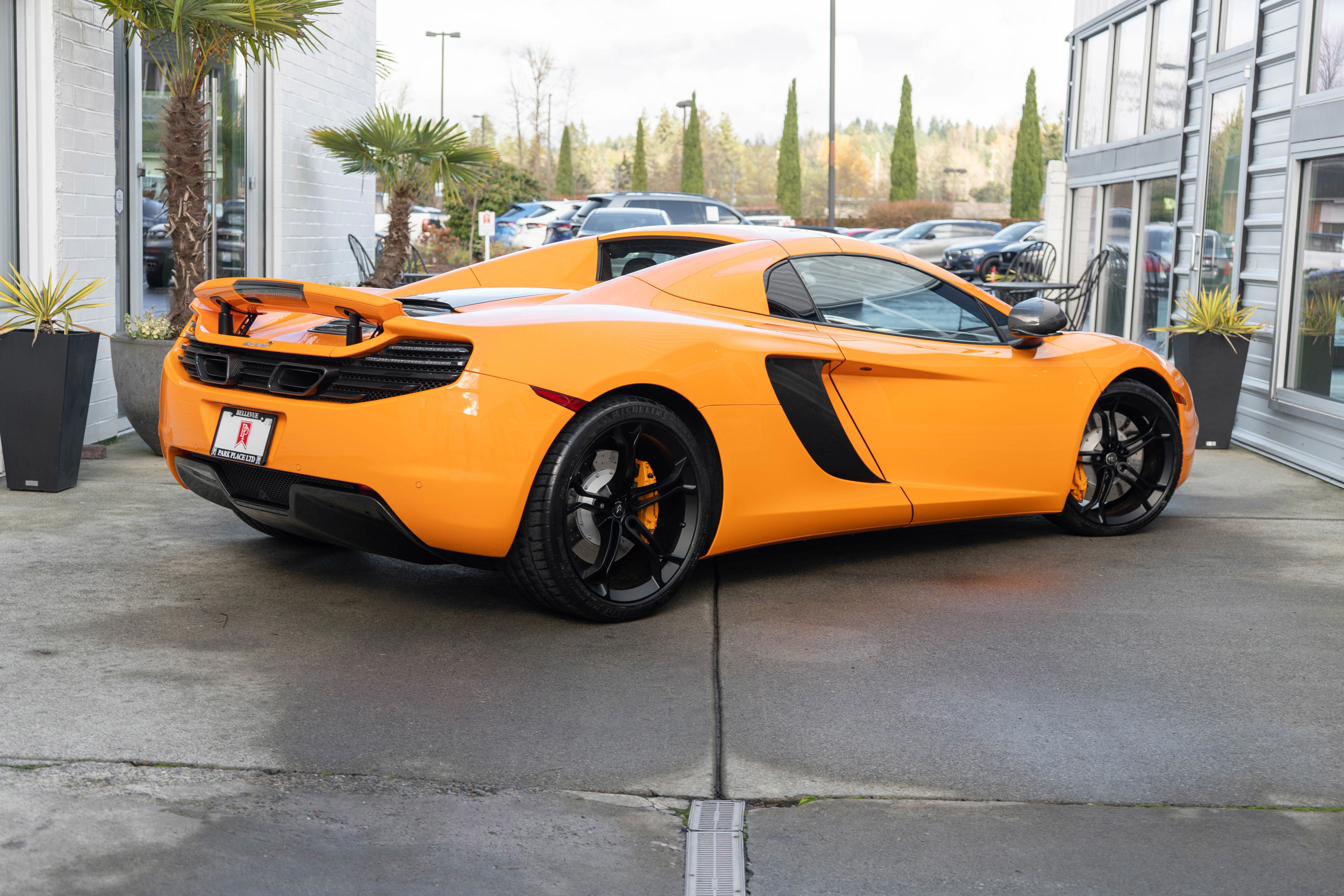 Used 2013 McLaren MP4-12C Spider RWD image 8
