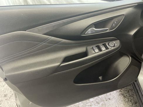 Used 2025 Buick Envista Sport Touring w/ Experience Buick Package image 13