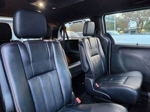 Used 2016 Dodge Grand Caravan R/T w/ Driver Convenience Group image 10