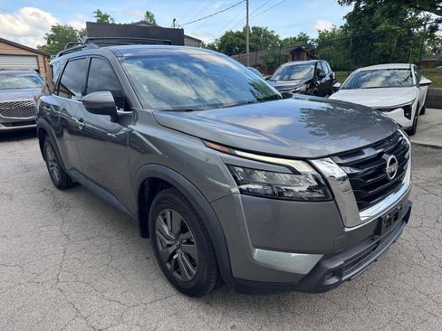 Used 2023 Nissan Pathfinder SV FWD image 3