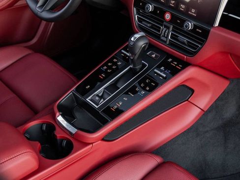 New 2026 Porsche Macan image 80