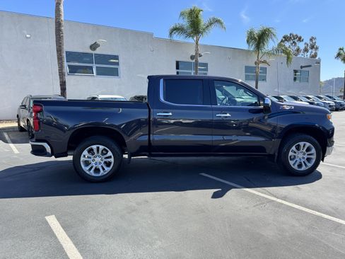 Used 2023 Chevrolet Silverado 1500 LTZ w/ LTZ Convenience Package II AWD/4WD image 5
